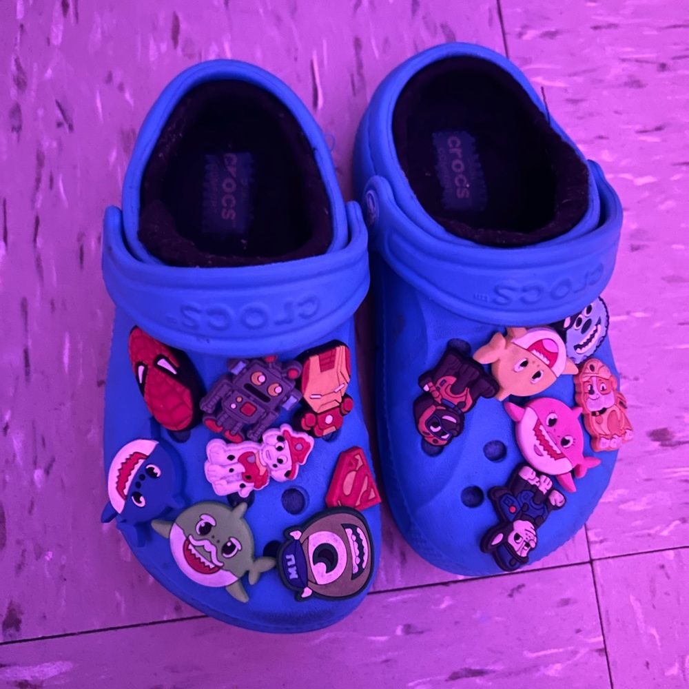 Blue crock comes with charms